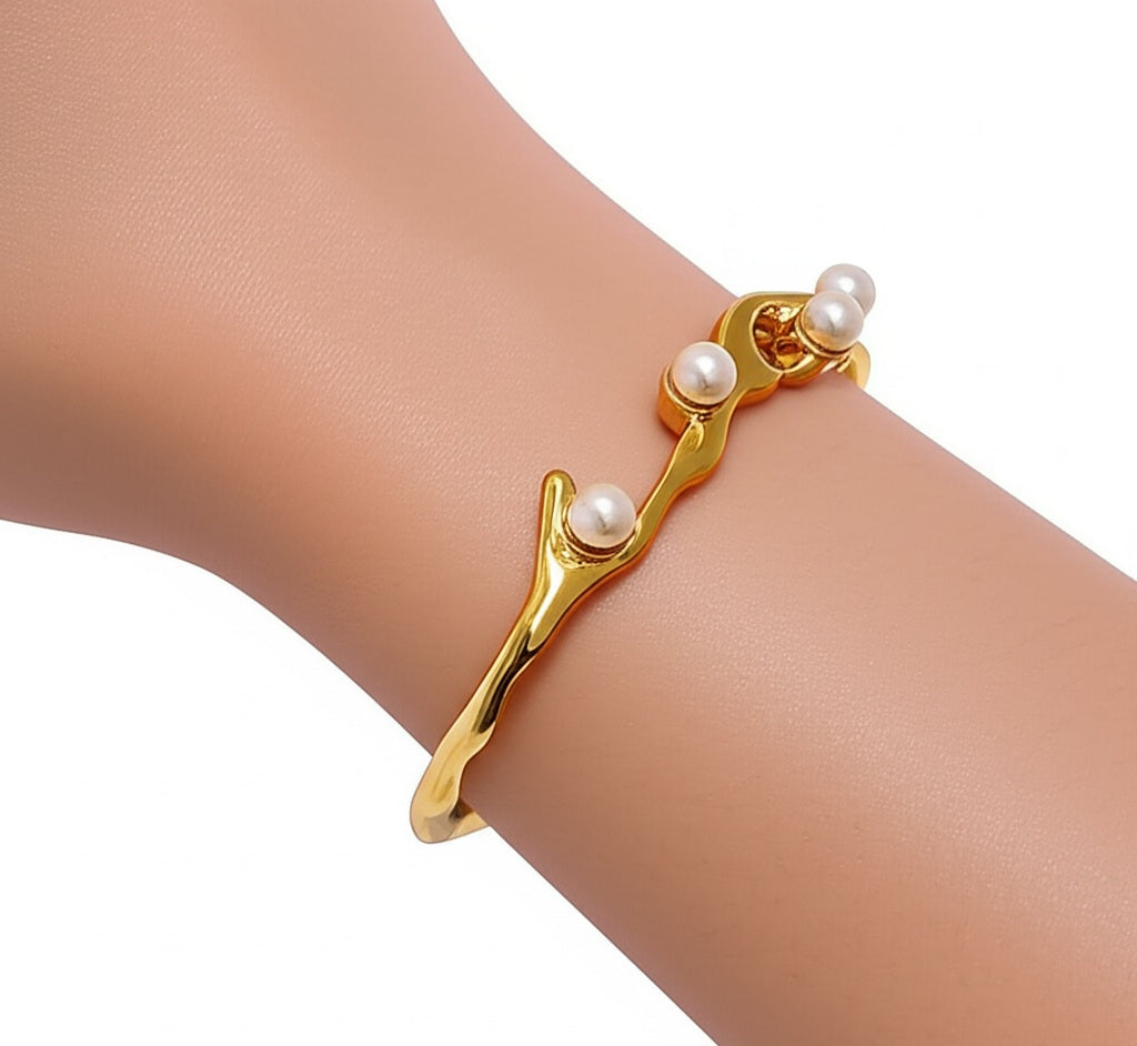Brazalete "Marea"- Diseño Orgánico con Perlas Incrustadas